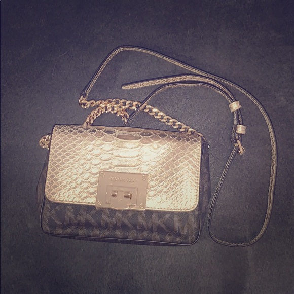 Michael Kors Purse - Picture 1 of 1